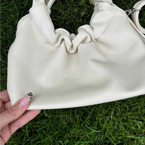 Small circle handbag - Picture 8 of 10